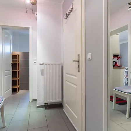 Strandlaeufer Im Haus Watt, Wind Und Apartamento Böhl